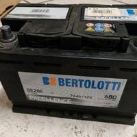 batteria auto 12v quasi nuova + inverter 220v 250w