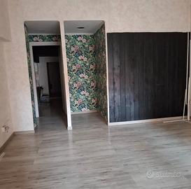 Locale commerciale fronte strada torrione 33 mq