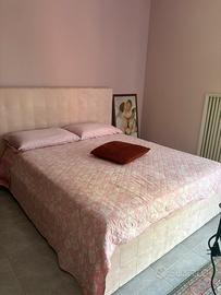 Camera da letto matrimoniale in legno