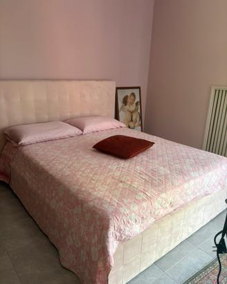 Camera da letto matrimoniale in legno