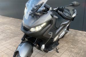 Xadv 750 accetto permute o scambi