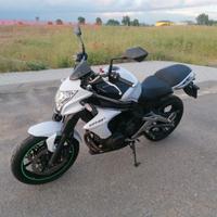 Naked Kawasaki ER6N del 2013 bianco perlata
