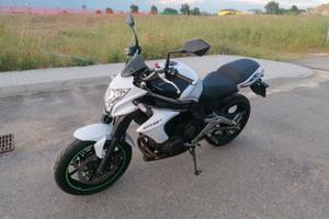 Naked Kawasaki ER6N del 2013 bianco perlata