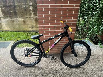 Bici dirt bike NS Zircus 2023