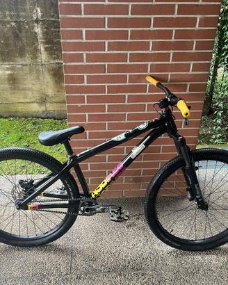 Bici dirt bike NS Zircus 2023