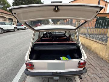 Auto d'epoca modello A 112