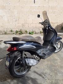 Beverly Piaggio 250 anno 2006 doppia chiave