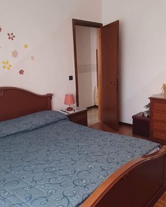 Camera da letto in legno pieno come una volta