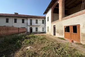 CASA SEMINDIPENDENTE A TONCO