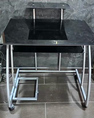 Scrivania per computer con rotelle