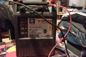 Caricabatteria mantenitore  deca