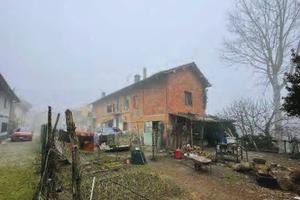 Immobile in asta di 182 m² con 5 locali e box auto