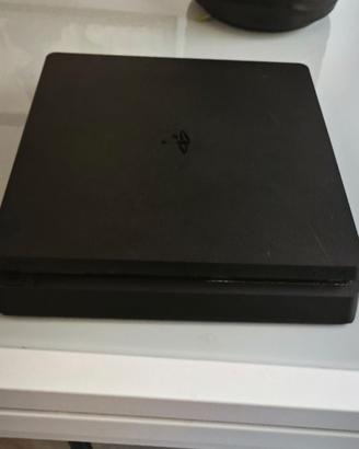 PLAYSTATION 4