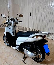 Honda sh 300 i.e. sport