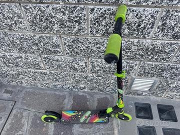 Monopattino bambino playout arcobaleno 🌈