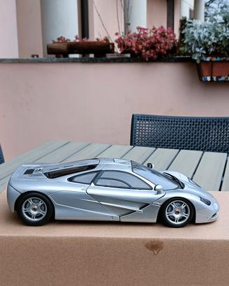 McLaren F1 1/18 minichamps - ut models