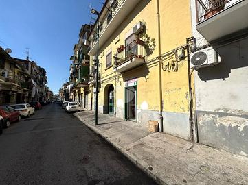 6 LOCALI A NAPOLI