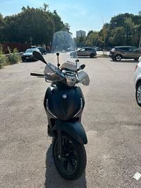 Piaggio Beverly 300 hpe Deep Black - Come Nuovo