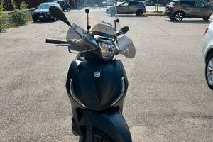 Piaggio Beverly 300 hpe Deep Black - Come Nuovo