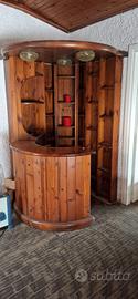 Mobile bar vintage ad angolo