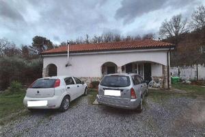 Immobile in asta di 519 m² con 5 locali e box auto