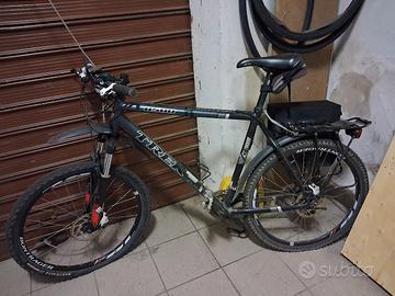 mountain bike trek 8500 usata