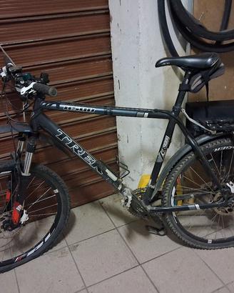 mountain bike trek 8500 usata