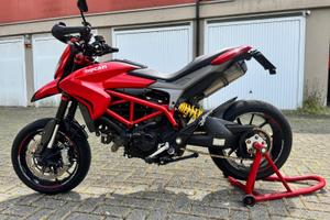 Hypermotard 821