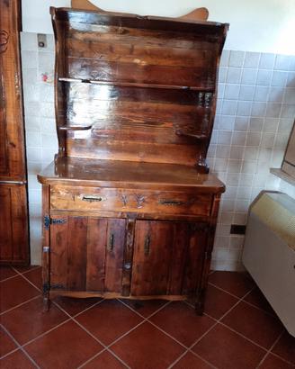 PIATTAIA  CREDENZA .LEGNO FATTA A MANO
