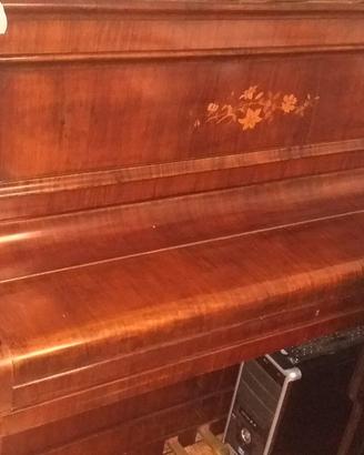 Pianoforte muro antico epoca  fine 800