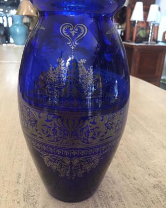 Vaso blu con argento medio