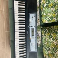 Tastiera Yamaha PSR - E213 61 tasti