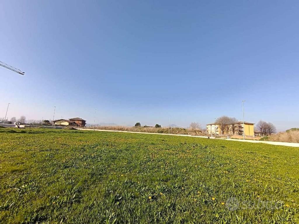 Terreno di 689 m² a Calcinate - Altro