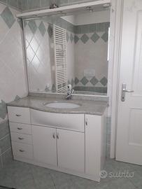 mobile bagno con specchiera