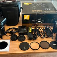 NIKON D7100 con accessori