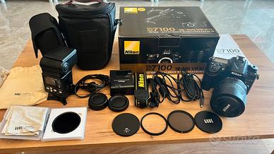NIKON D7100 con accessori