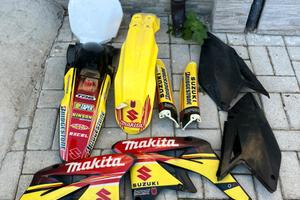 kit plastiche suzuki