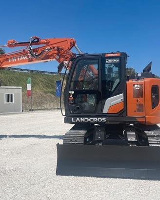 ESCAVATORE CINGOLATO HITACHI ZX 135 US-7B