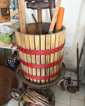 Attrezzatura per vino