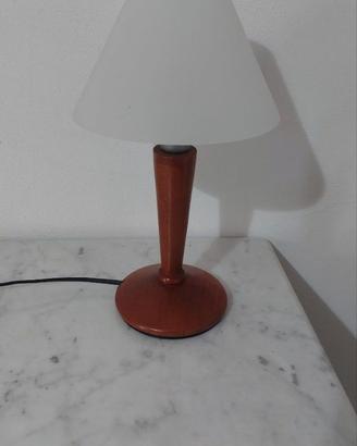 Lampada moderna in legno