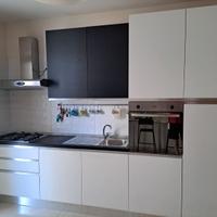 Cucina lineare mod Selfie bianco zara nero