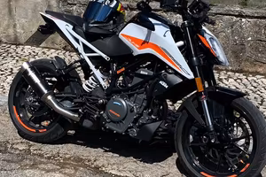KTM DUKE 390 2022