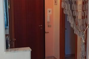 Appartamento ammobiliato con terrazzo