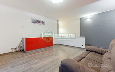 trilocale ristrutturato con box e cantina