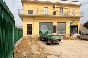 2 LOCALI A MANFREDONIA