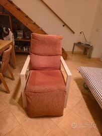 Poltrona relax reclinabile con poggiapiedi