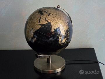 Mappamondo lampada nero e oro design moderno