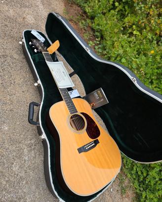 MARTIN D 35 E REIMAGINED AMPLIFICATA, DA VETRINA 