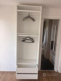 Struttura armadio Ikea Pax con ripiani e cassetti