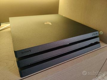 Playstation 4 pro più Nacon Revolution Pro